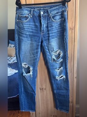 AE Tomgirl Boyfriend Distressed Jeans 100% cotton 8 Long
